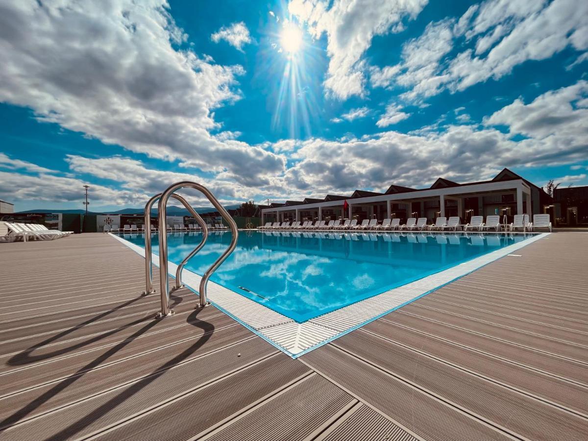 Holiday Park & Resort Cieplice Zdroj 옐레니아구라 외부 사진