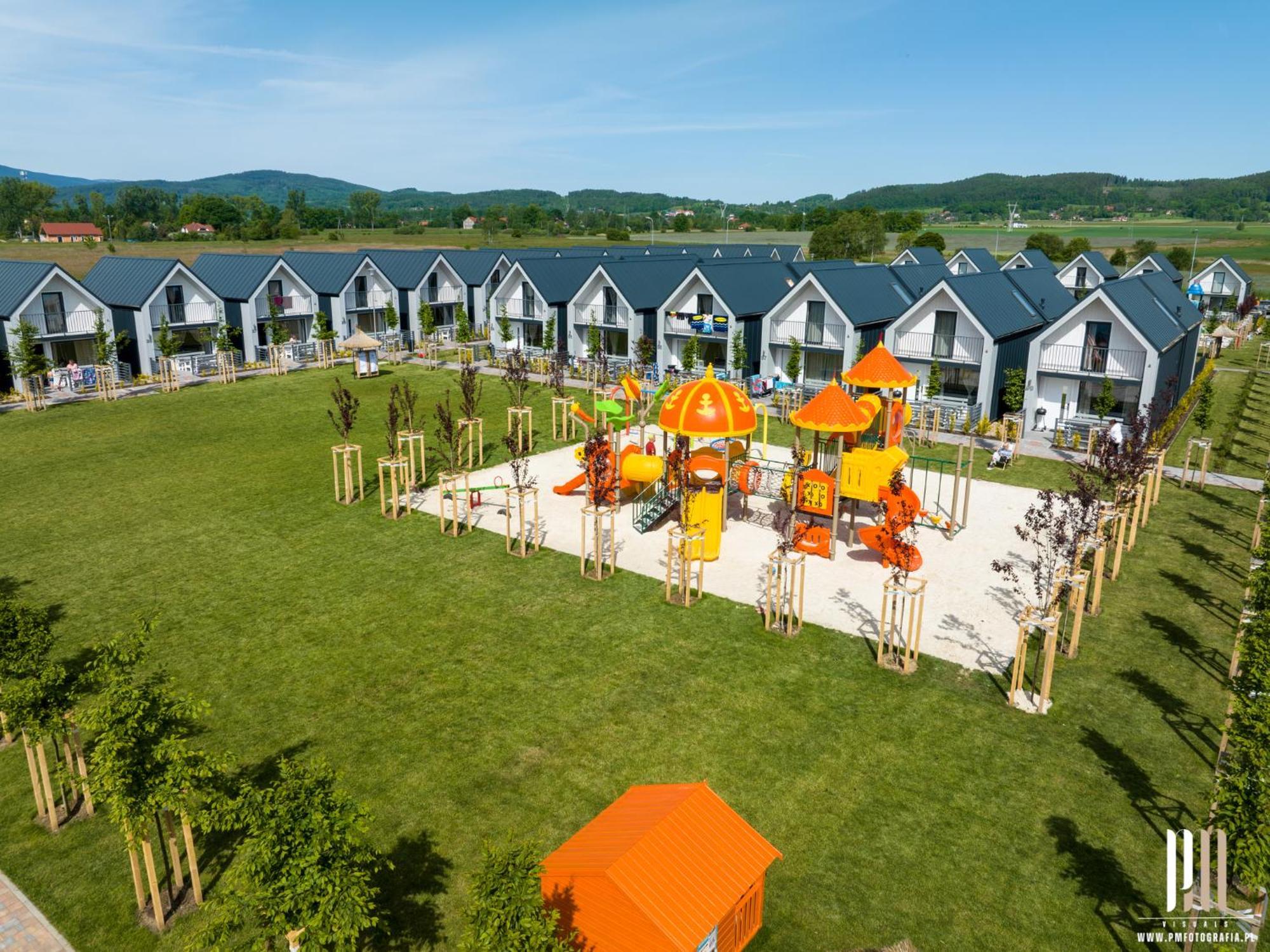 Holiday Park & Resort Cieplice Zdroj 옐레니아구라 외부 사진