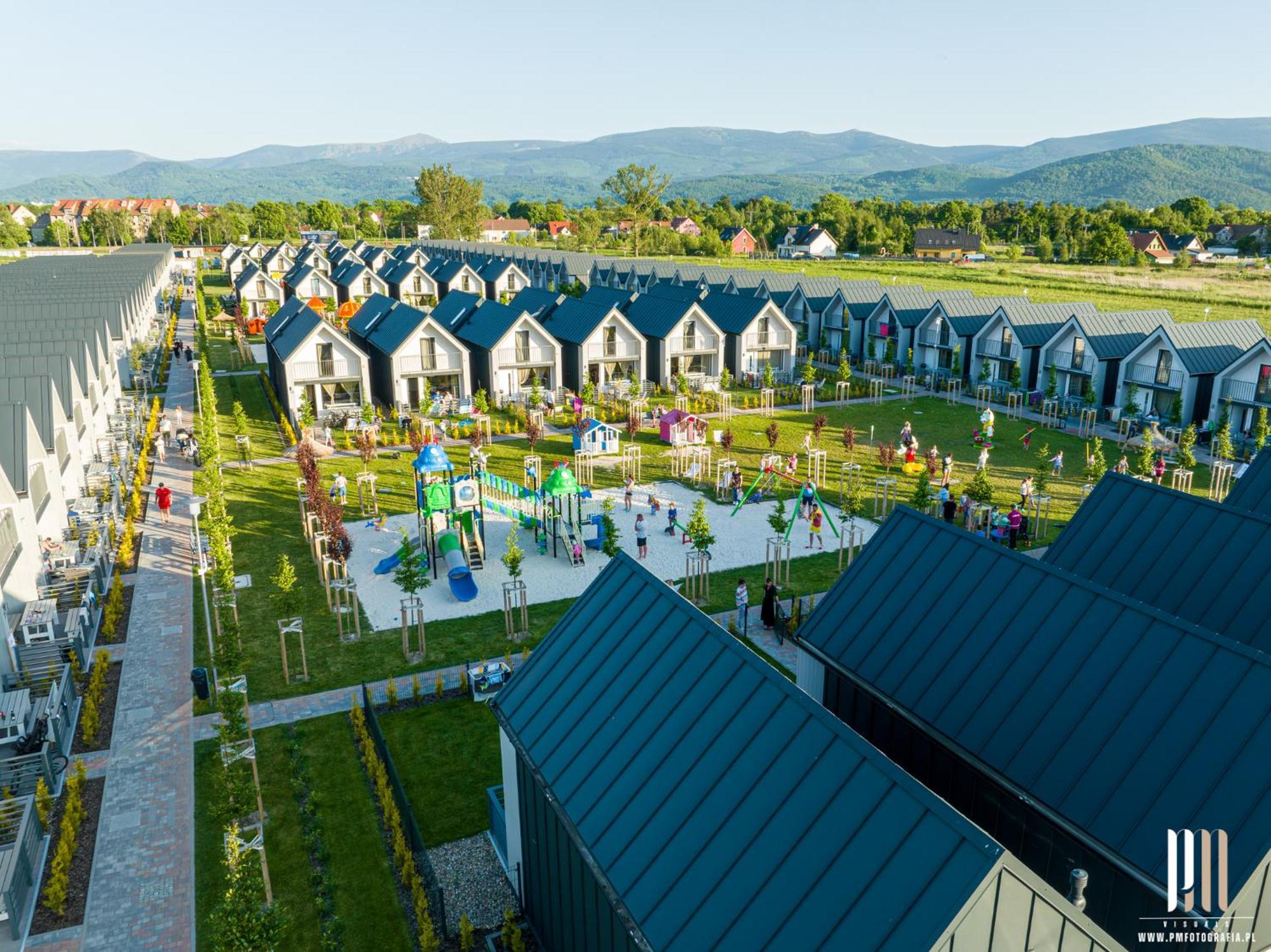 Holiday Park & Resort Cieplice Zdroj 옐레니아구라 외부 사진